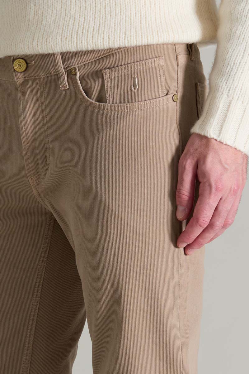 AI23JUPPA078JORDA001_ARMA_COL8002_279