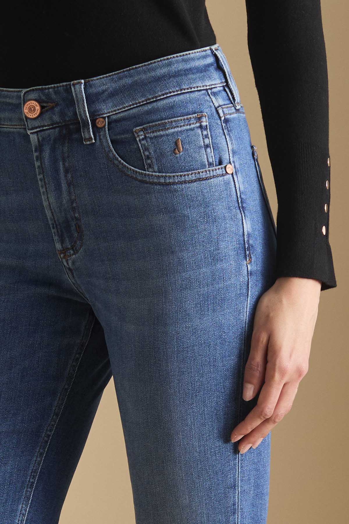 AI24JDPPA304JACQUE001_DENI024_D047_107