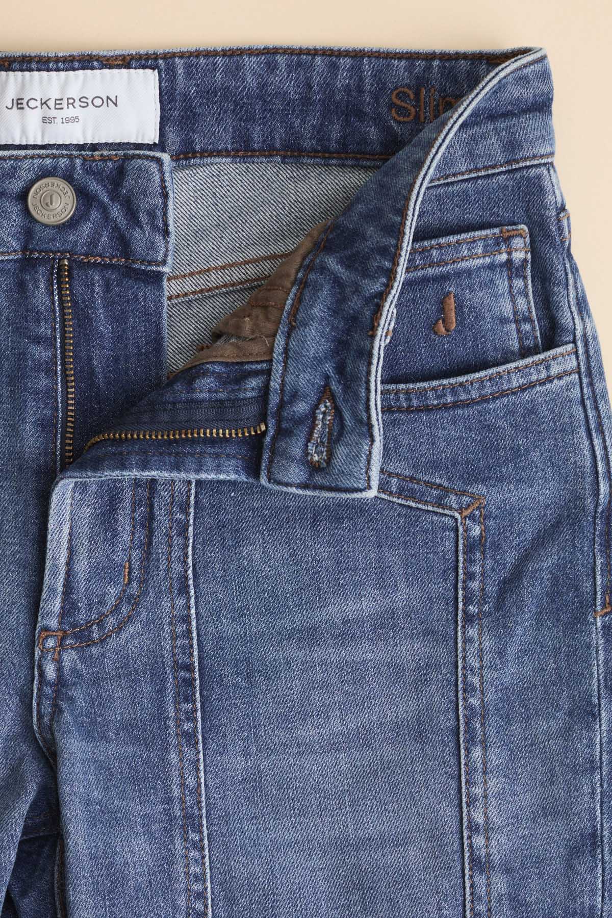 AI24JDPPA317JAYLI001_DENI027_D055_146