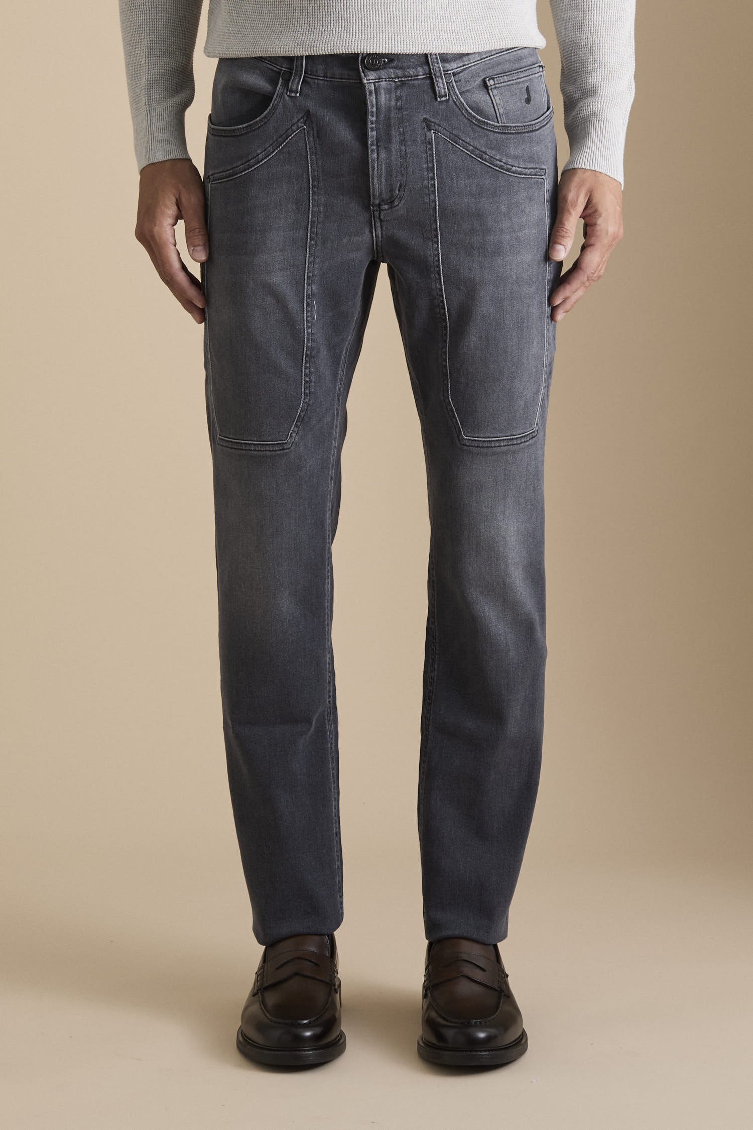 AI24JUPPA077JOHN001_DENI025_D050_117