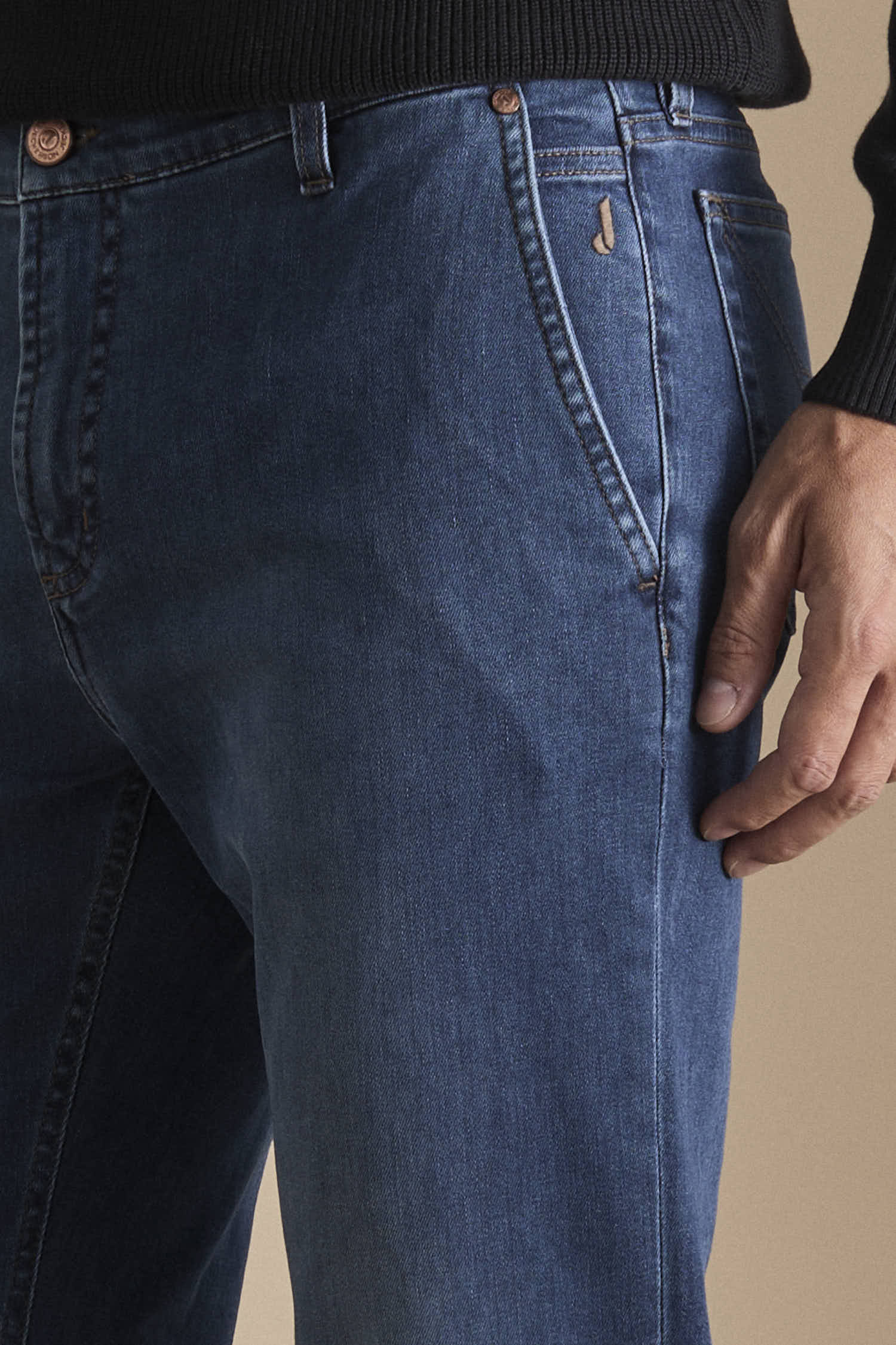 AI25JUPPA014JULIU001_DENI043_D111_271