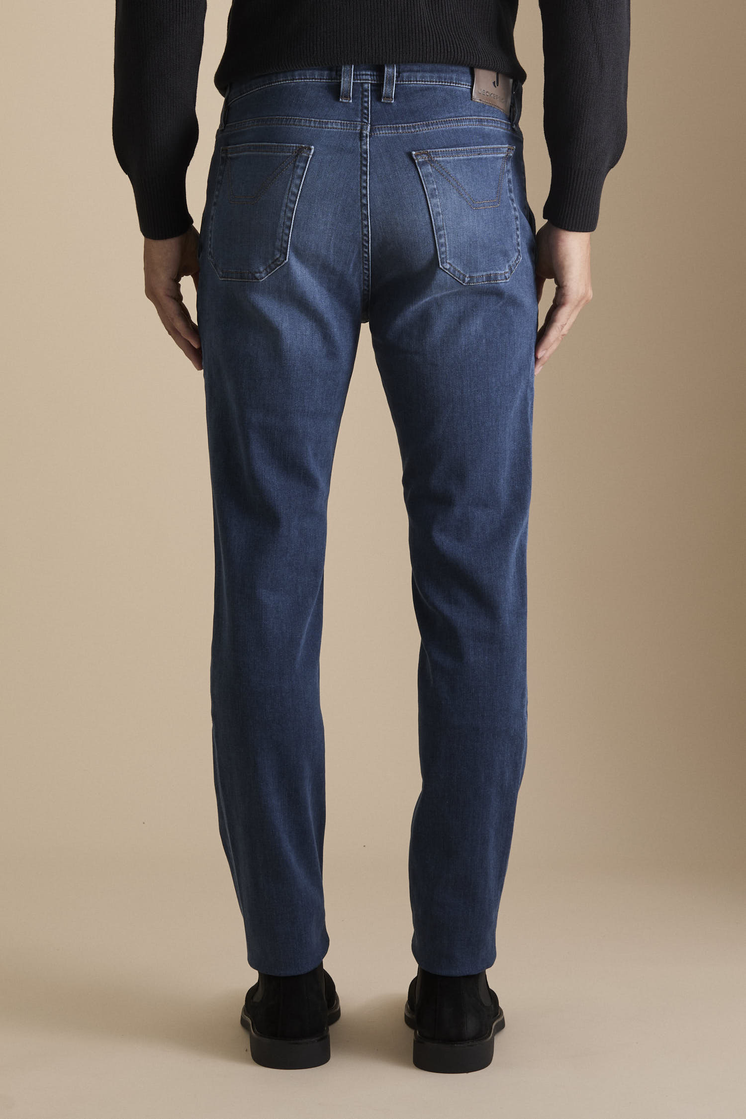 AI25JUPPA014JULIU001_DENI043_D111_273