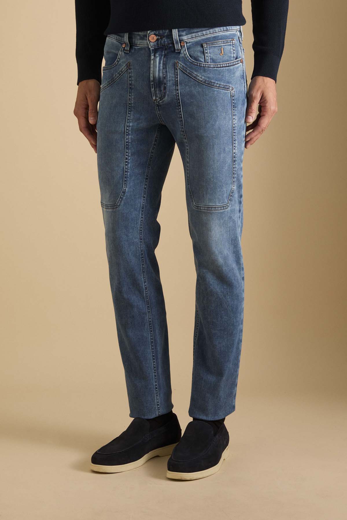 AI25JUPPA077JOHN001_DENI043_D112_443