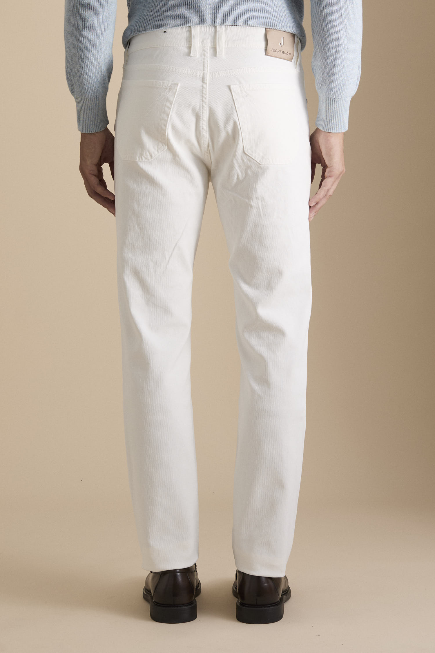 AI25JUPPA077JOHN001_PIQU003_0011_382