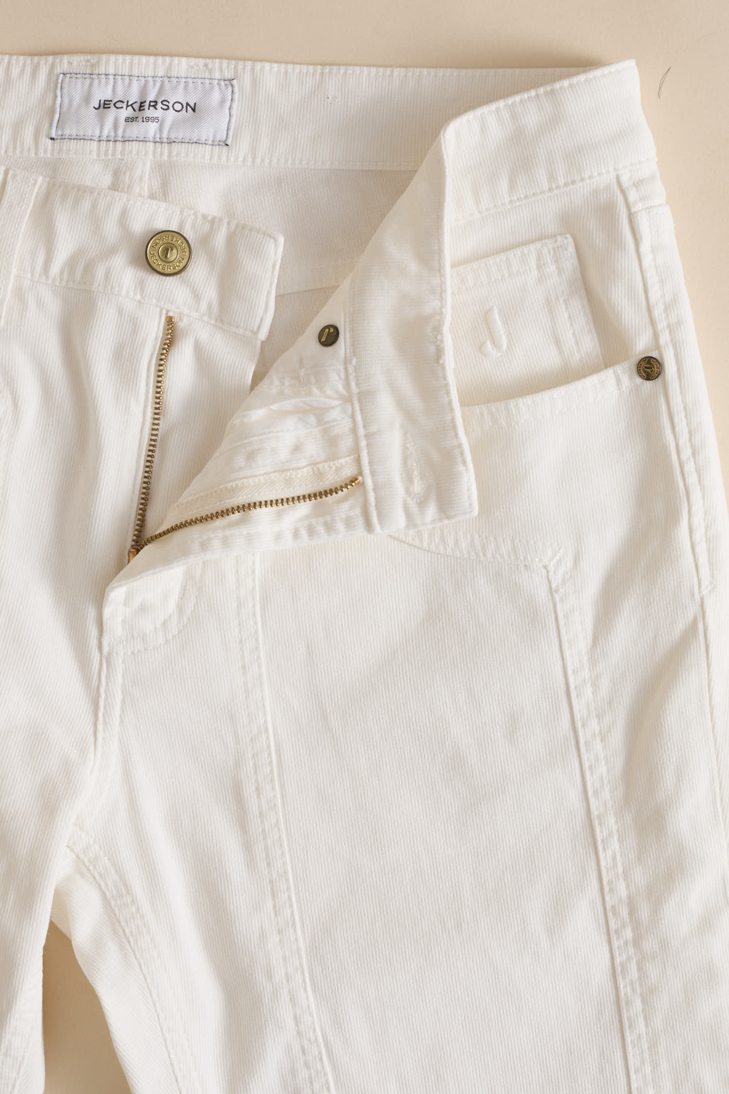 AI25JUPPA077JOHN001_PIQU003_0011_408