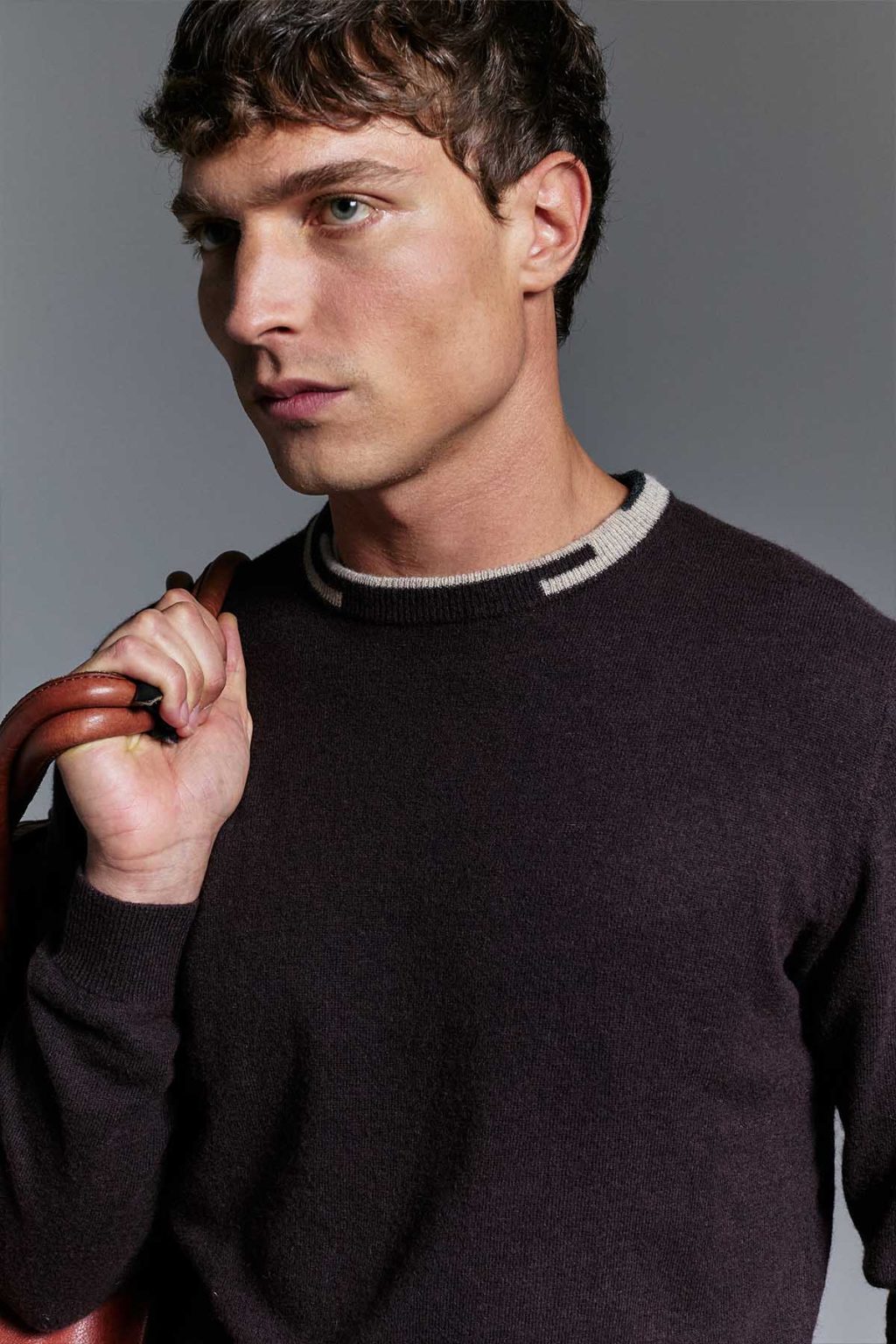 MAGLIONE - GIROCOLLO CARDATO - LANA MARRONE