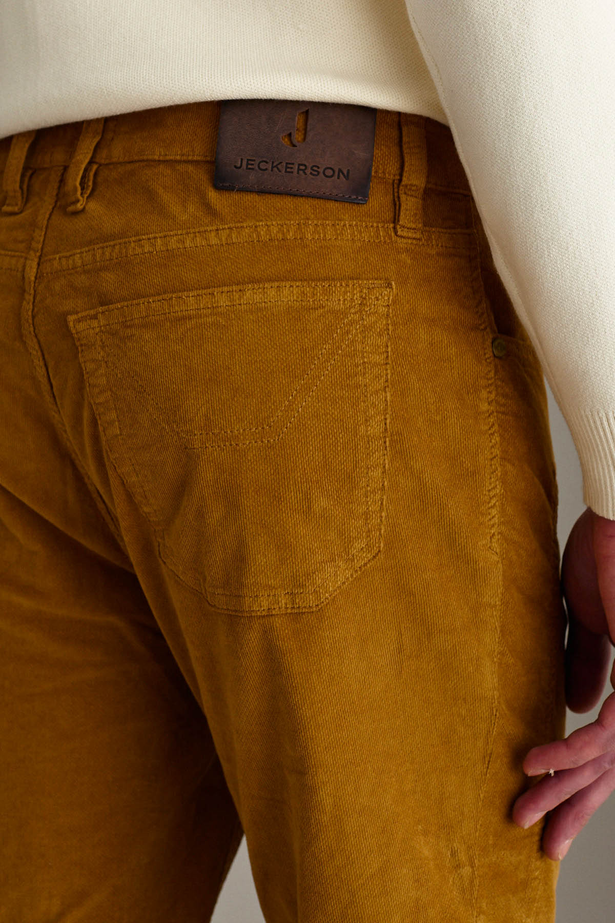 OLD_03_AI24JUPPA077JOHN001CTCPTVELL0071003_094